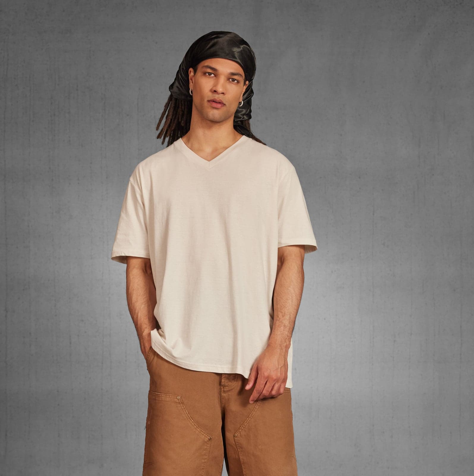 T-shirt col V classique — B&C