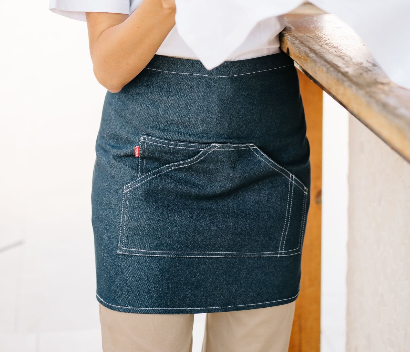 Tablier de service court denim stretch — Velilla