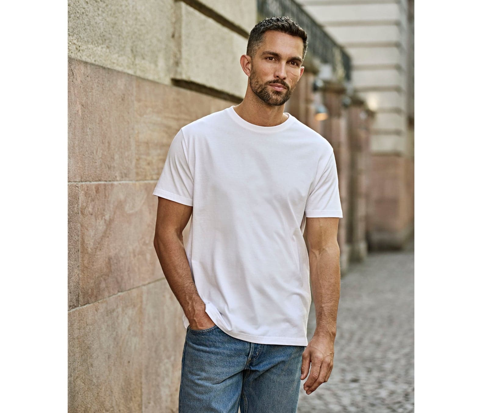 T-shirt col rond coupe moderne homme — Tee Jays